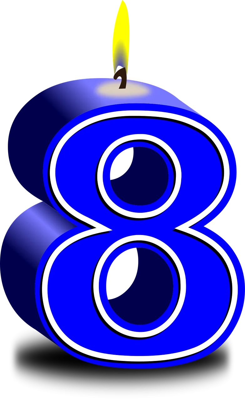 Numbers 8 Candles Stickdatei – Herzen & Liebe